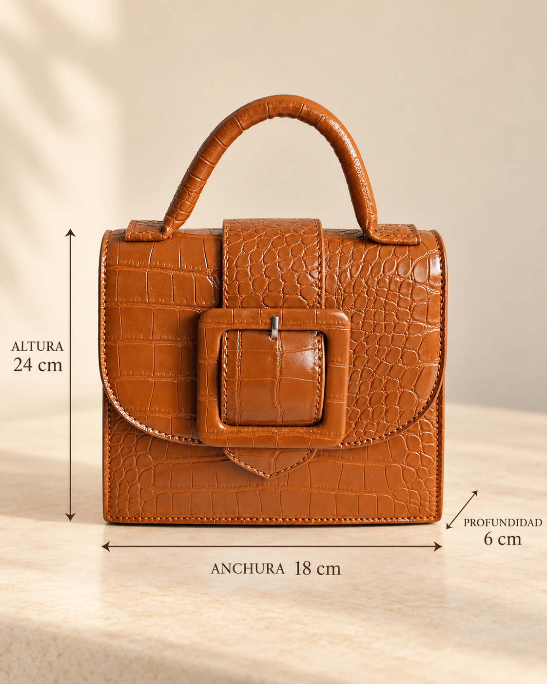 Medidas del Bolso Mara: 24 cm de alto, 18 cm de ancho y 6 cm de profundidad.